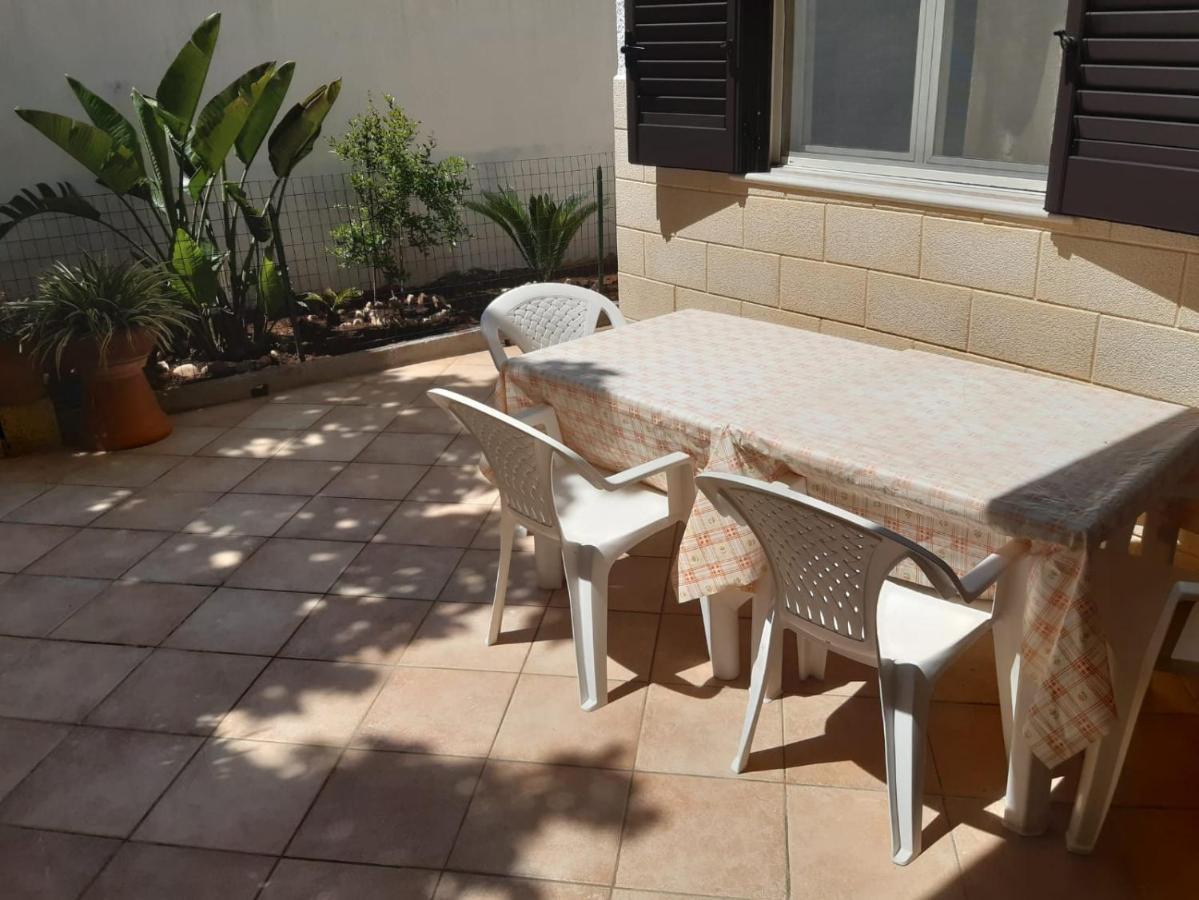 Casa Vacanza Rita มารินาดิเปสโคลูเซ ภายนอก รูปภาพ