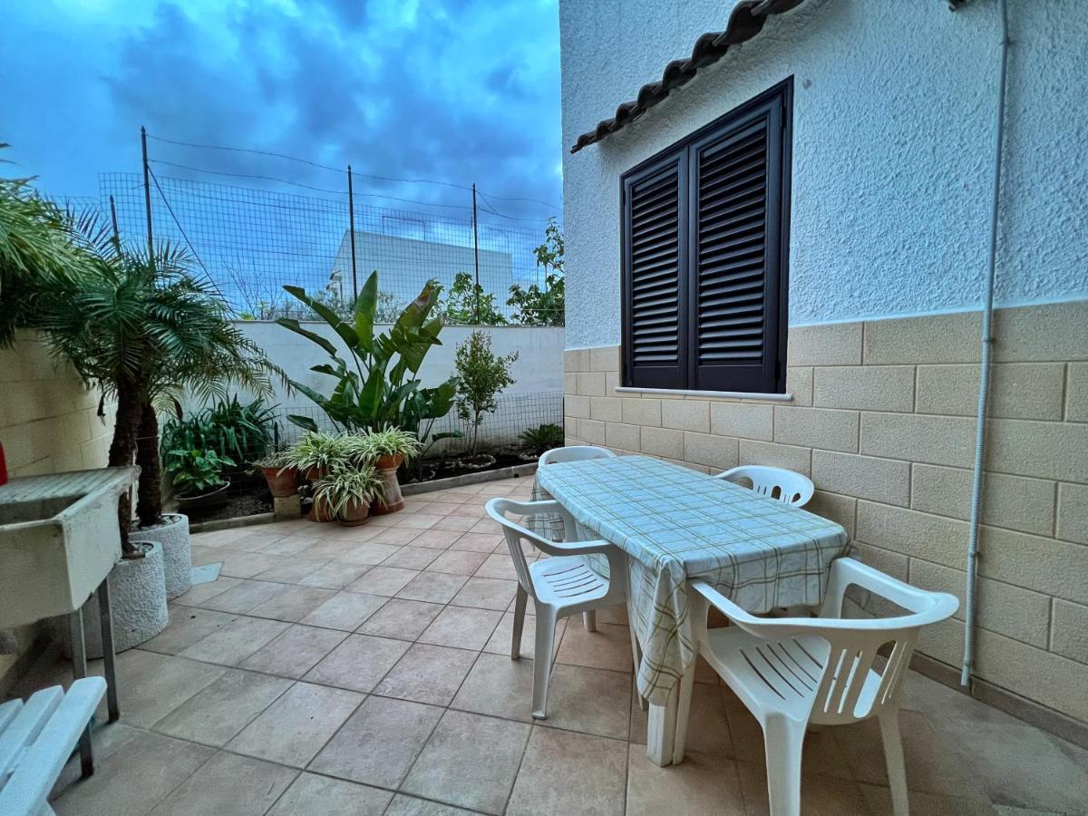Casa Vacanza Rita มารินาดิเปสโคลูเซ ภายนอก รูปภาพ